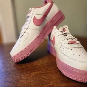 Size 6.5 Youth White/Magic Flamingo Nike Air Force One (Fits 8 Women's) NEW
